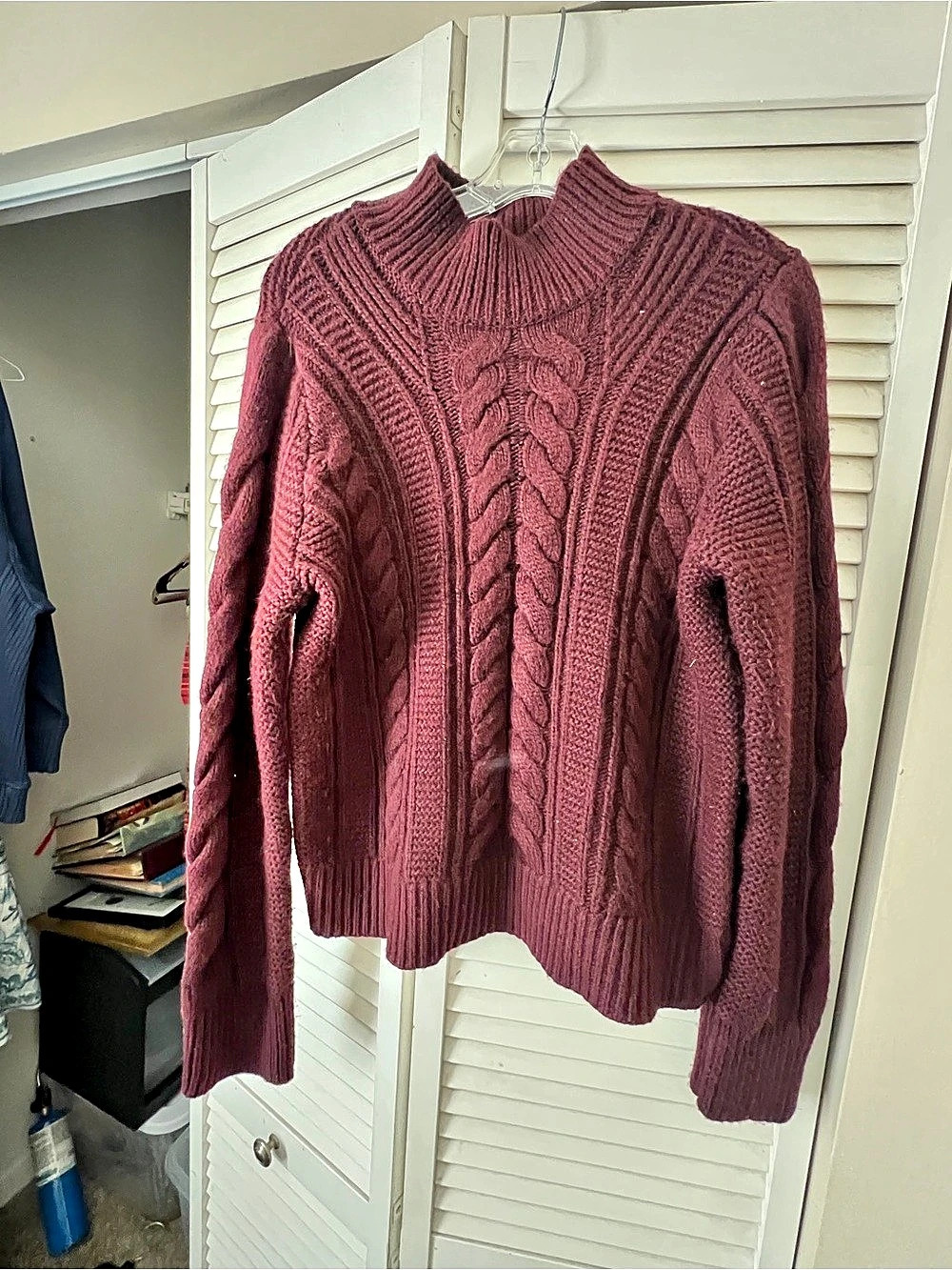 Simply Vera Vera Wang Cable Knit Crewneck Purple Medium Like New
